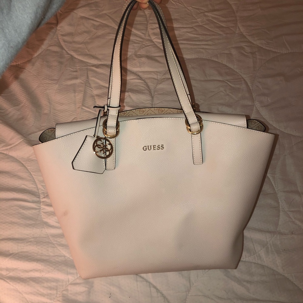 CLASSY & CUTE WHITE GUESS PURSE